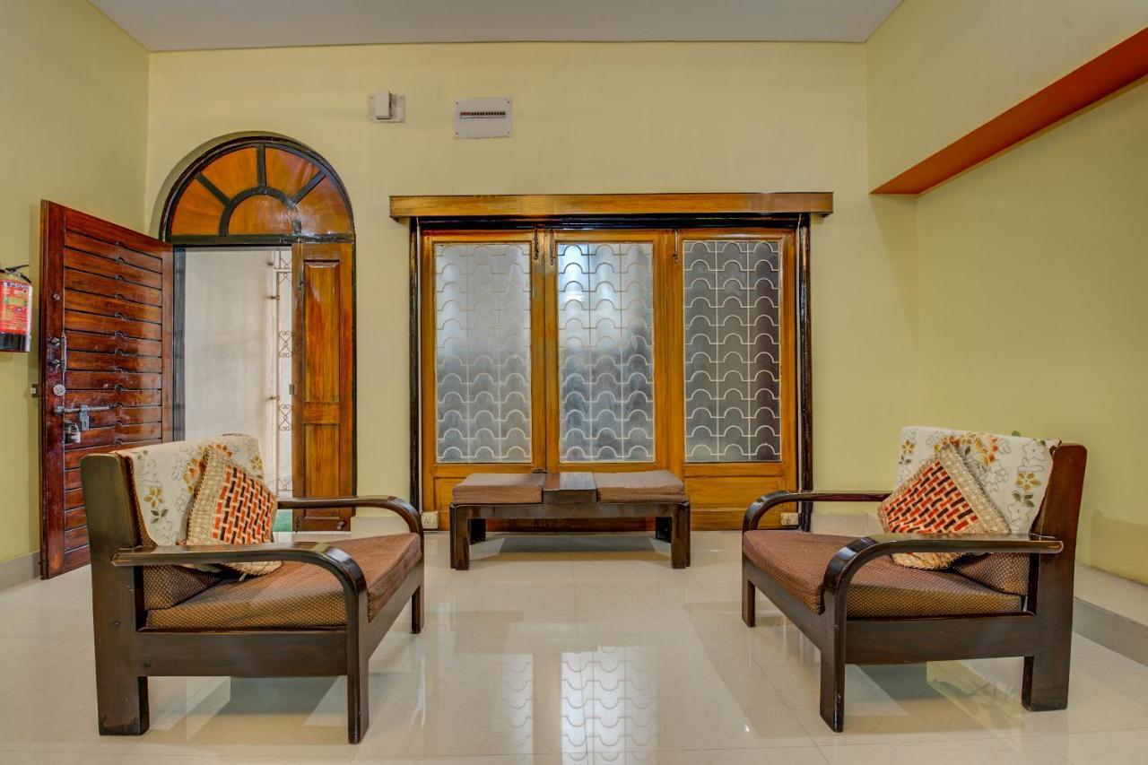 Bed & Breakfast At Rest House Kolkata